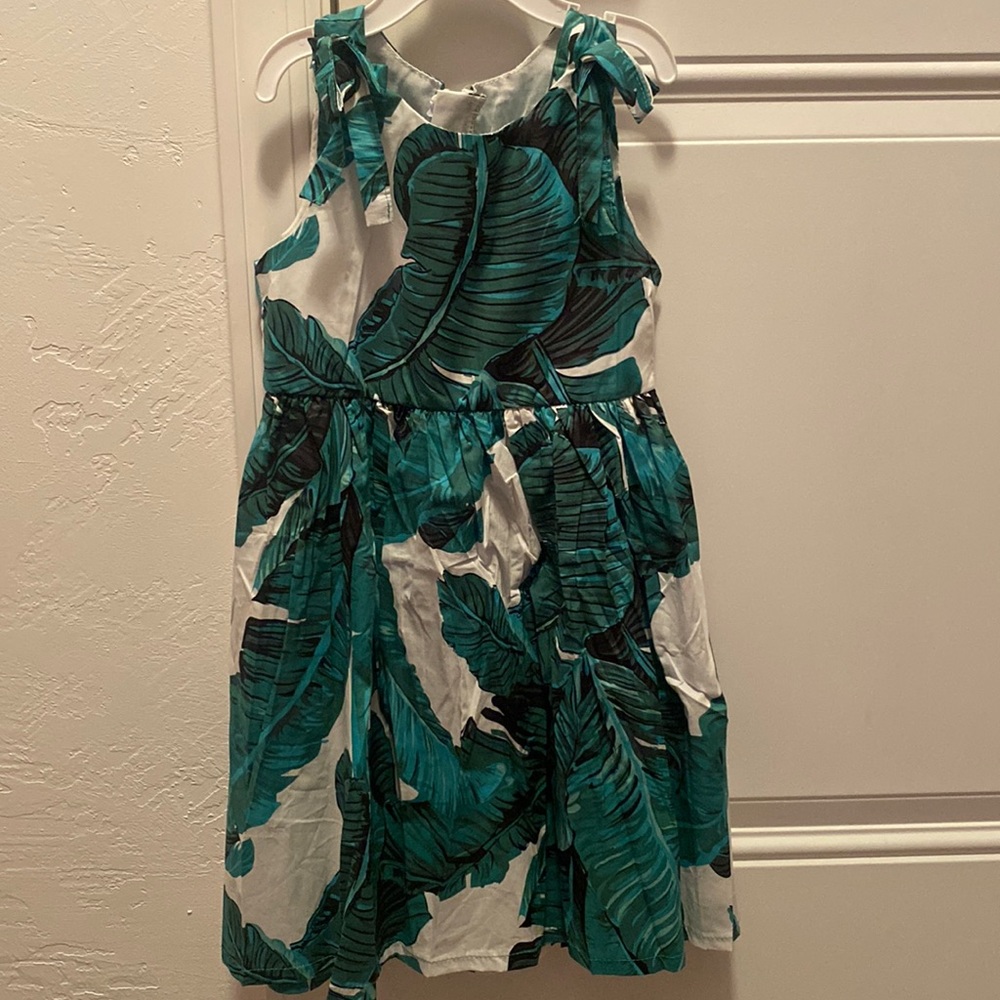 Banana leaf dress size 6/7 (120)